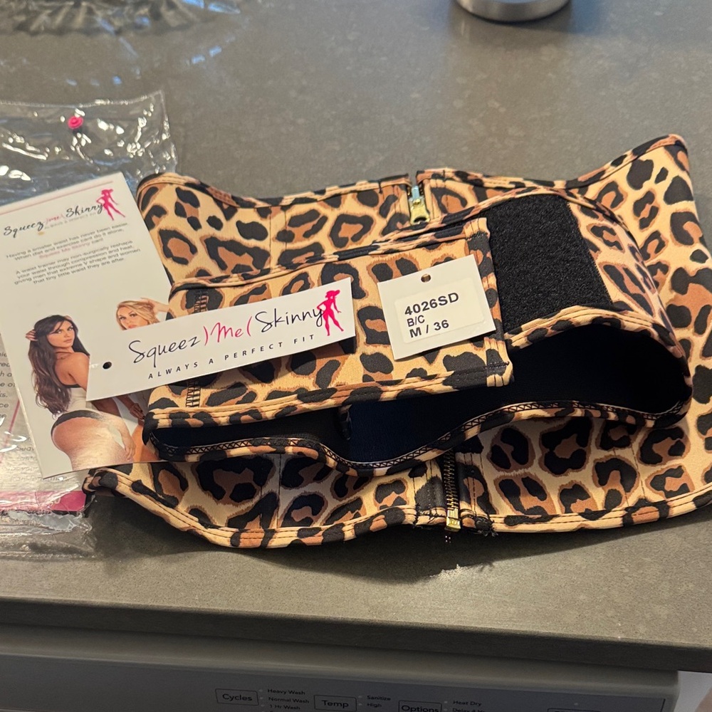 Squeeze Me Skinny Leopard Print Waist Trainer NWT